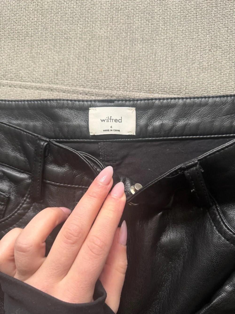 Wilfred Aritzia Black High-Rise Faux Leather Jeans - Picture 2 of 5